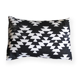 Geometric Pillow / Boho Style Pillow / Aztec Pillow