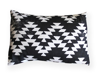 Geometric Pillow / Boho Style Pillow / Aztec Pillow