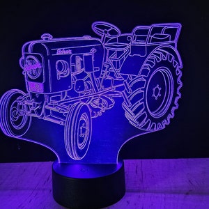 3D-bordslampa Eicher vintagetraktor med personlig registreringsskylt
