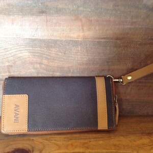 Große Clutch-Brieftasche, Armband aus Leder und Canvas, Reißverschluss, RFID-Schutz