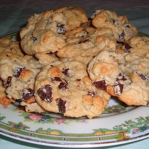 1 Dozen Low-Fat Chocolate Chip Cookies image 1