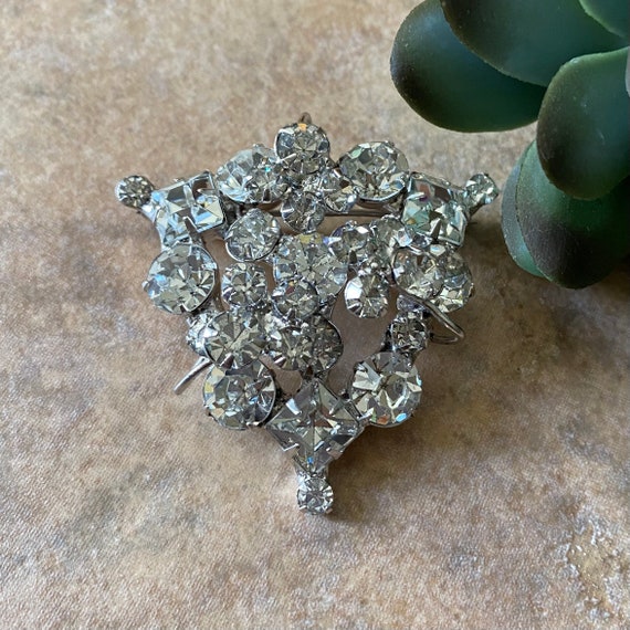 Vintage Clear Rhinestone Triangle Brooch - image 5