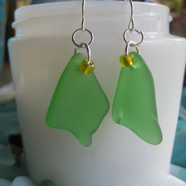 TrAsH gLaSs kelly green beachglass inspired earrings