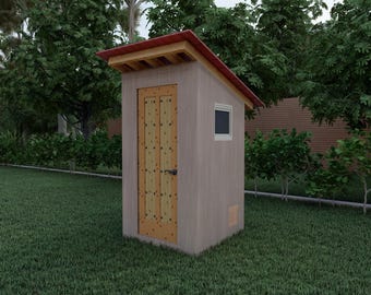 Può includere: Una piccola latrina di legno con una porta marrone e una piccola finestra. La latrina è dipinta di un colore grigio chiaro e ha un tetto rosso.
