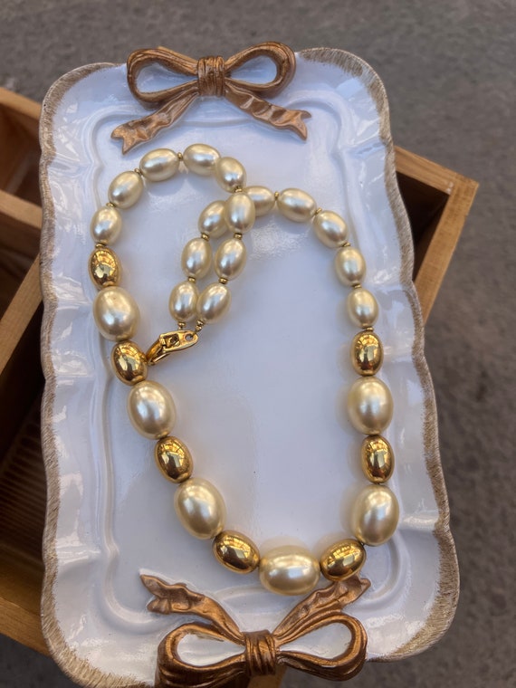 Vintage Signed Napier faux oval pearl beads, gold… - image 2