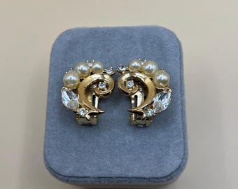 Vintage Pat Pend Trifari Pearl Rhinestone Alfred Phillipe Clip On Earrings Collctible Jewelry