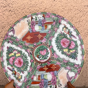 Vintage Late 20th Century Chinoiserie Four Panel Rose Medallion Porcelain Plate