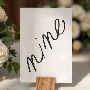 結婚式の披露宴にぴったりな、手書きのテーブル番号（編集可能なCanvaテンプレート）（WT09）