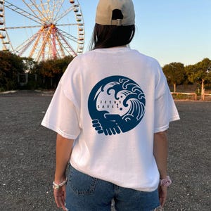 Camiseta Jesús salva, camiseta cristiana, camiseta religiosa, camiseta con versículo bíblico, artículos cristianos
