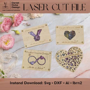 Könnte beinhalten: Lasergeschnittene Datei mit Holzdesigns zum Thema Hochzeit. Enthält rechteckige Tafeln mit eingravierten Phrasen und Illustrationen von Händen, Herzen und einem Unendlichkeitssymbol. Gezeigt wird auch ein herzförmiges Design mit Herz-Ausschnitten.
