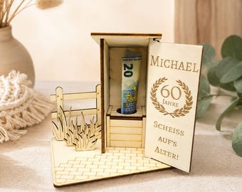 Regalo personalizado para el baño con grabado personalizado - Divertido cubículo de baño de madera - Regalo de cumpleaños - Caja de regalo con texto personalizado