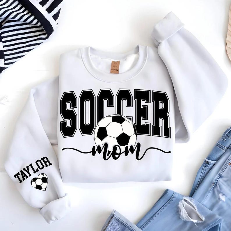 Personalized Soccer Mom Kids Name Shirt, Custom Soccer Team Shirt, Gift for Soccer Mom, Soccer Season Shirt, Soccer mom hoodie Bild 2