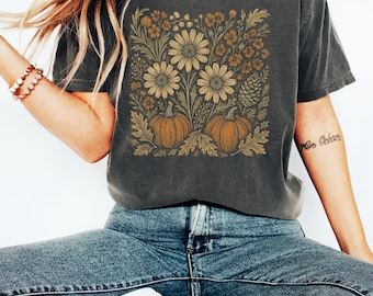 Comfort Colors Pumpkin Sunflower Floral Fall Print Shirt, Thanksgiving Flower T-Shirt, Fall Shirt Gift For Her, Autumn Seasonal Fall Tee