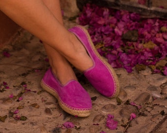 Dames espadrilles van suède met platte bovenkant, handgemaakt in Spanje, 2 cm jute zool, gel binnenzool, model Cristina, elegant