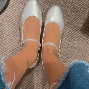 Handmade Mary Jane Shoe, Spanish handcrafted leather Mary Jane, Gel Plus insole, 1-inch heel, Premium quality materials, Silver
