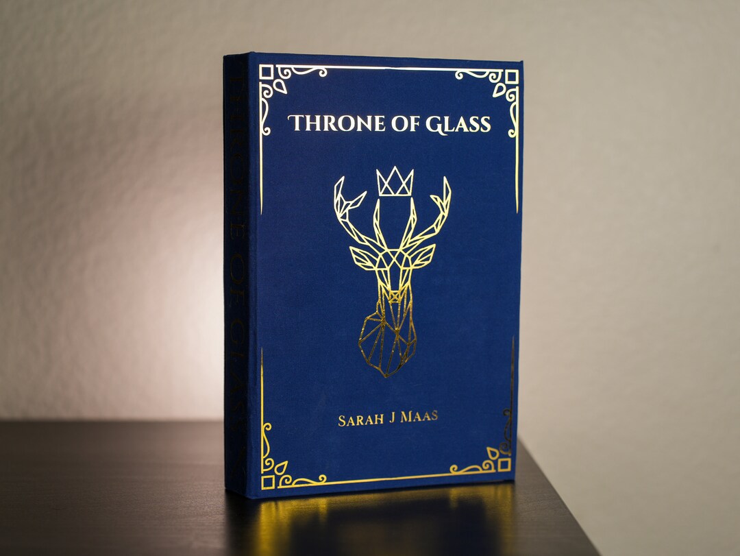 洋書 5 books, Sarah J. Mass, Throne of Glass Throne of Glass Collection Box Set by Sarah J. Maas (2023, 8