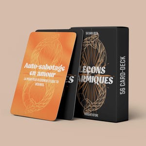 Può includere: Un mazzo di 56 carte in una scatola nera. Le carte presentano disegni arancioni e neri con testo in francese. Una carta recita "Auto-sabotage en amour" e "La peur peut éloigner ce que tu désires."