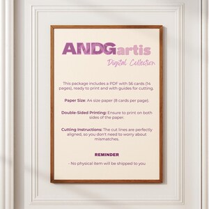 K&ouml;nnte beinhalten: Eine druckbare digitale Sammlung von 56 Karten, bereit zum Drucken auf A4-Papier. Das Paket enth&auml;lt Anweisungen f&uuml;r doppelseitigen Druck und Zuschneiden.  "ANDGartis Digital Collection" ist oben auf der Seite gedruckt.