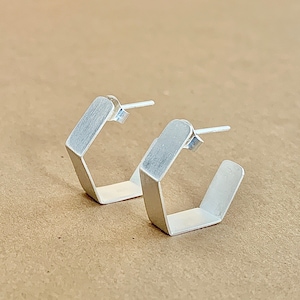 Schlichte Creolen, Hexagon Ohrringe, Waben Ohrringe, Handgemachte Silber Creolen