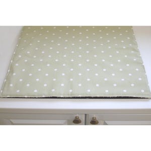 Induction Hob Cover Electric Hotplate Hob Top Surface Saver 60cm x 55cm Mat Kitchen Pad 24&quot; x 22&quot; Green and White Polka Dots Spots