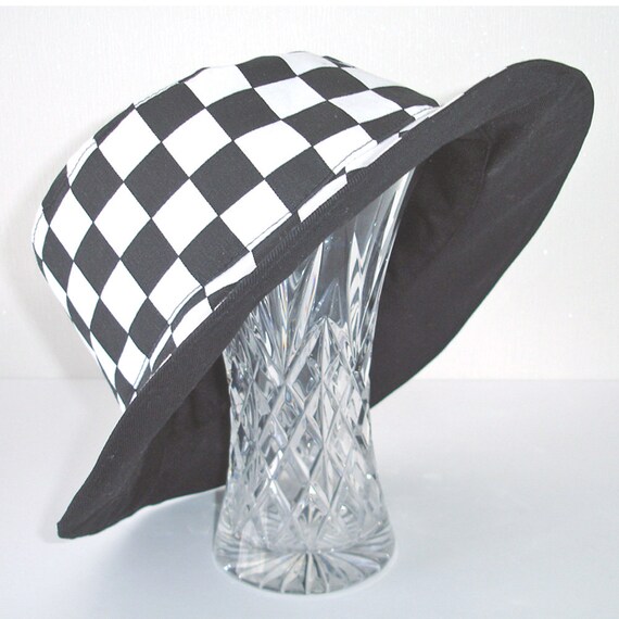 帽子・その他 Signature Check Bucket Hat Checkered Pattern Terry Cloth C.C Bucket Hat KB004