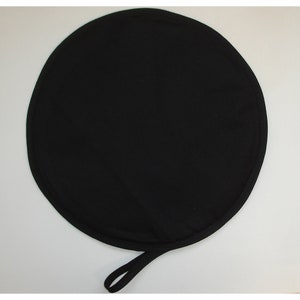 May include: A black round fabric pizza peel with a black fabric handle.