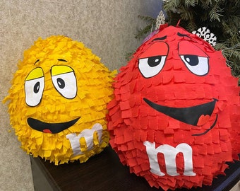 M&M&#39;s pinata yellow