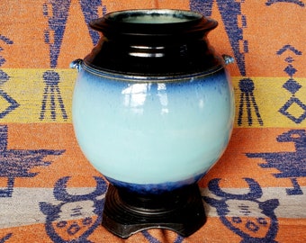Classic vase with pedestal