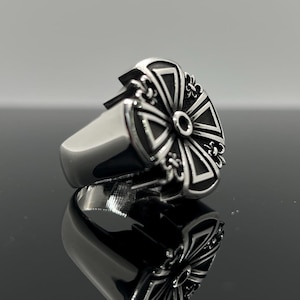 Handmade Sterling Silver Flower Ring: Nature Inspired Jewelry