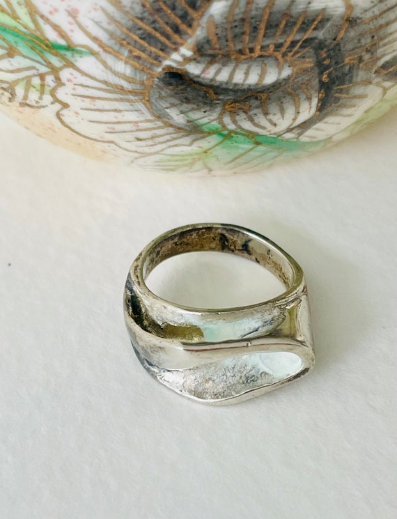 Wavy Silver 80s New Wave Ring - image 1