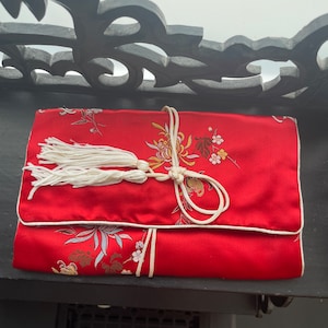 Red Silk Chinese Jewelry Pouch