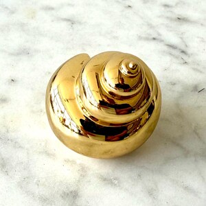 Kate Spade Gold Tone Seashell Statement Ring Size 4.5 | Oversized Nautilus Shell Ring | Coastal Glam Jewelry | Beachcore Fashion Ring