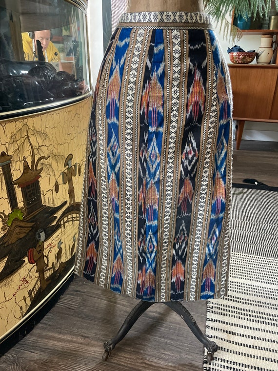 Stunning 1970s Pencil Skirt in Thai Fabrics - image 2