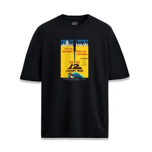 Camiseta premium unisex con estampado frontal de la icónica película "Angry Men". Diseño con citas cinematográficas.