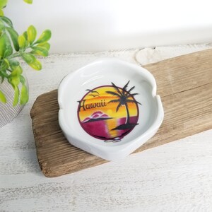 Hawaii Ceramic Ashtray, Retro Mid Century, Kitsch, Souvenir Ashtray, State Souvenir, Trinket Dish