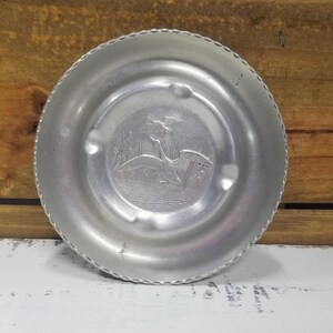 Hammered Aluminum Mallard Wildlife Scenes Duck Ashtray Vintage 6” Diameter