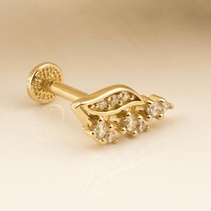 Flower Tragus Piercing, Cartilage Earring, 14K Solid Gold Tragus Piercing, Minimalis Tragus Piercing, Gold Stud Piercing, Gold Stud Earrings