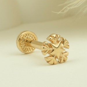 Snowflake Tragus Piercing, Cartilage Earring, 14K Solid Gold Tragus Piercing, Minimalis Tragus Piercing, Gold Stud Piercing