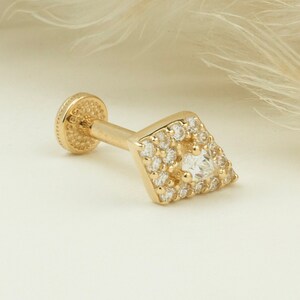 14K Gold Chic Motif Piercing, Cartilage Earring, 14K Solid Gold Tragus Piercing, Tragus Piercing, Gold Stud Piercing