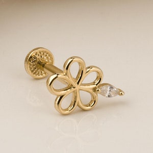 Flower Piercing, Cartilage Earring, 14K Solid Gold Tragus Piercing, Minimalist Tragus Piercing, Gold Stud Piercing