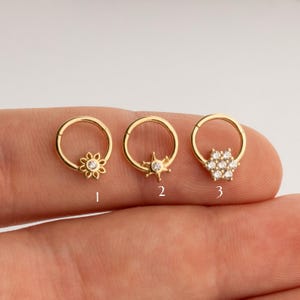 Piercing clicker minimal pour charnière fleur en or massif 14 carats, Piercing charnière anneau en or minimaliste, Piercing Daith or, cerceau de piercing Helix