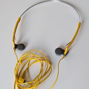 Sony Walkman Sports WM-B53 Vintage Yellow Cassette Player with Original MDR-W15 Headphones – Fully Working image 15