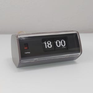 Vintage Copal Model 222 Flip Clock – Mid‑Century Desk Clock 70s Retro Electric Timepiece