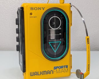 Sony Walkman WM-F35 Sport-FM/AM-Kassettenspieler – Generalüberholt – MDR-W15 Kopfhörer