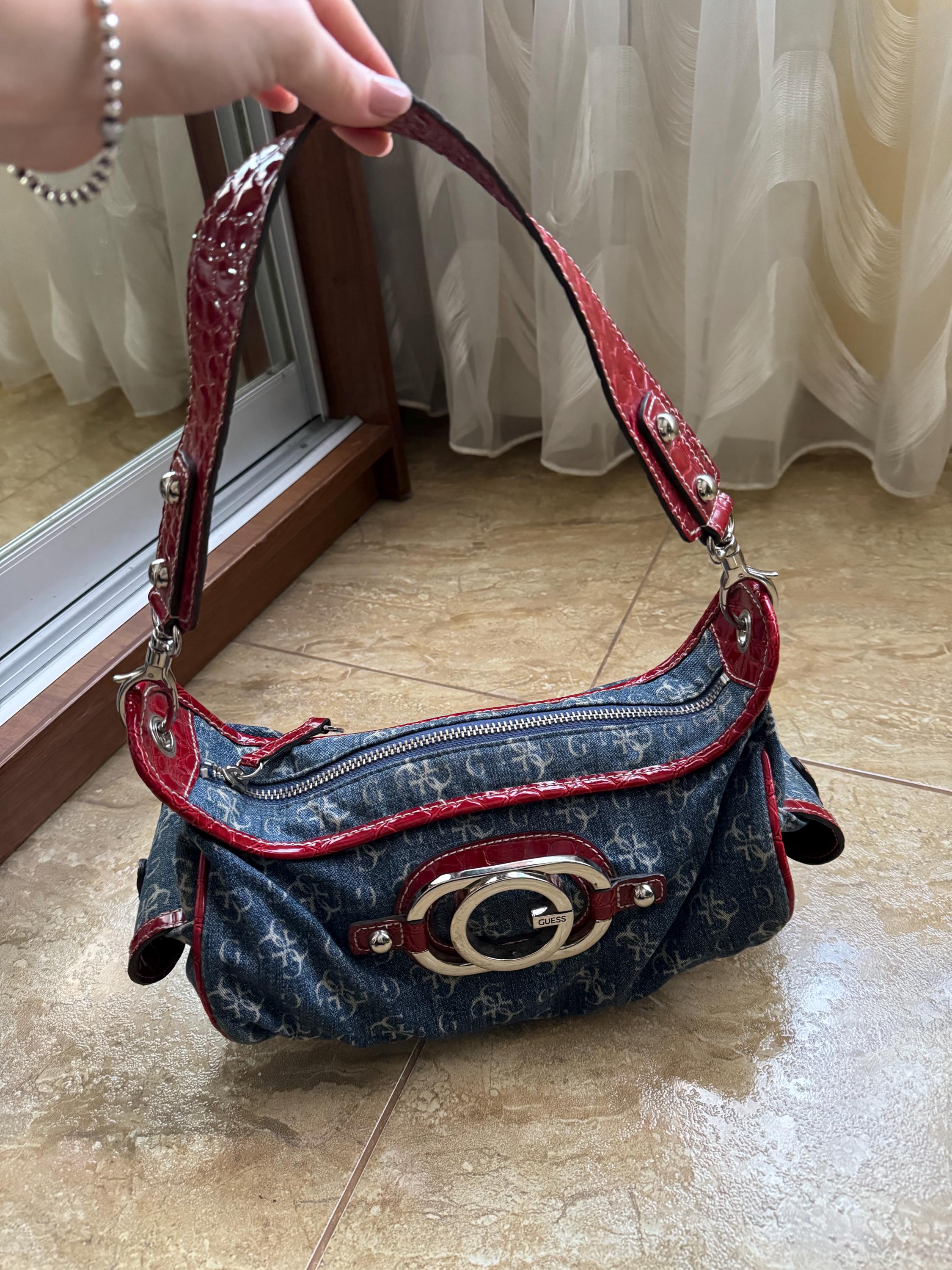 Guess Crossbody Cranberry Single Compartment Handbag Snap Close \