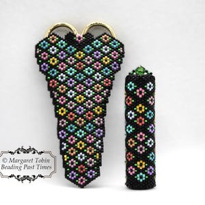Juego de tijeras y estuche de agujas con cuentas "Jardín de la abuela", patrón y tutorial, con elección de un patrón de estuche de tijeras gratuito de mi sitio web.