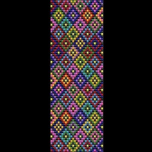 Op de afbeelding: Een rechthoekige strook kralen met een herhalend ruitpatroon in levendige kleuren zoals roze, geel, blauw, groen en oranje, waarbij elke individuele kraal zwart is omlijnd om een gestructureerd, rasterachtig geometrisch ontwerp te cre&euml;ren.