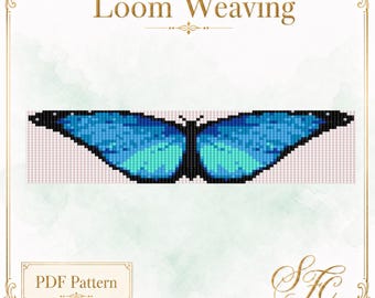 Könnte beinhalten: Ein digitales Webmuster-PDF für Webrahmen mit einem verpixelten Schmetterlingsflügel-Design in leuchtendem Blau, Türkis und Schwarz auf einem hellen Rasterhintergrund. Der Text Loom Weaving und PDF Pattern ist zu sehen.