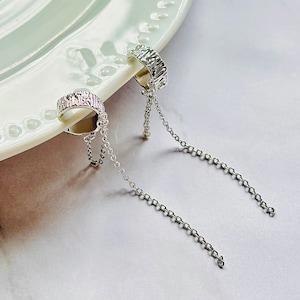 Silber Gebürstete Ohrmanschette mit Ketten - Knorpel Ohrringe Kein Ohr Loch - Stilvoller Schmuck ohne Löcher für Frauen & Männer - Minimalistische Ohrmanschette