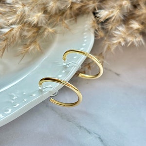 Pain-free Gold Hoop Ear Clips No Piercing, Minimalist Creole Clip-On Earrings, big round earring, Unisex Hoops, Unique Gift